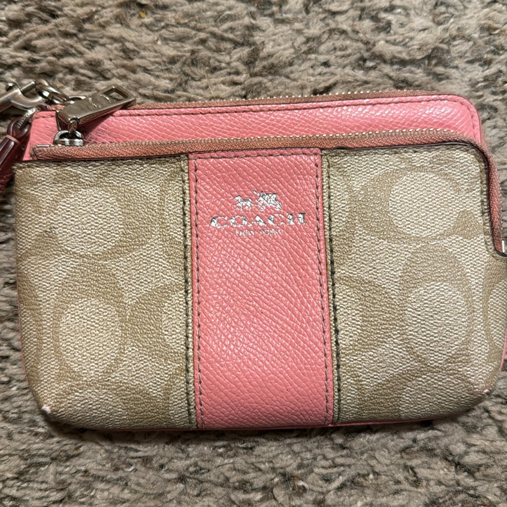 Pink Coach Wrislet - Picture 2 of 4